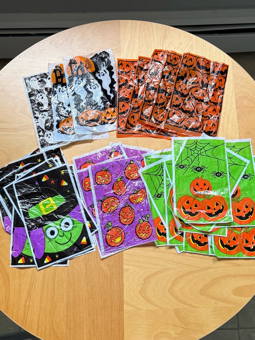 Set of 35 Halloween Pumpkins Witches Ghosts Trick-or-Treat Candy Loop Bags